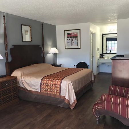 Americas Best Value Inn & Suites Russellville Exteriér fotografie