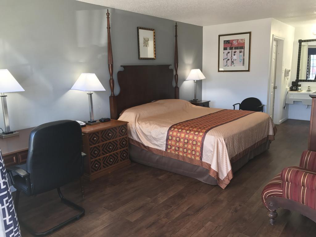 Americas Best Value Inn & Suites Russellville Exteriér fotografie