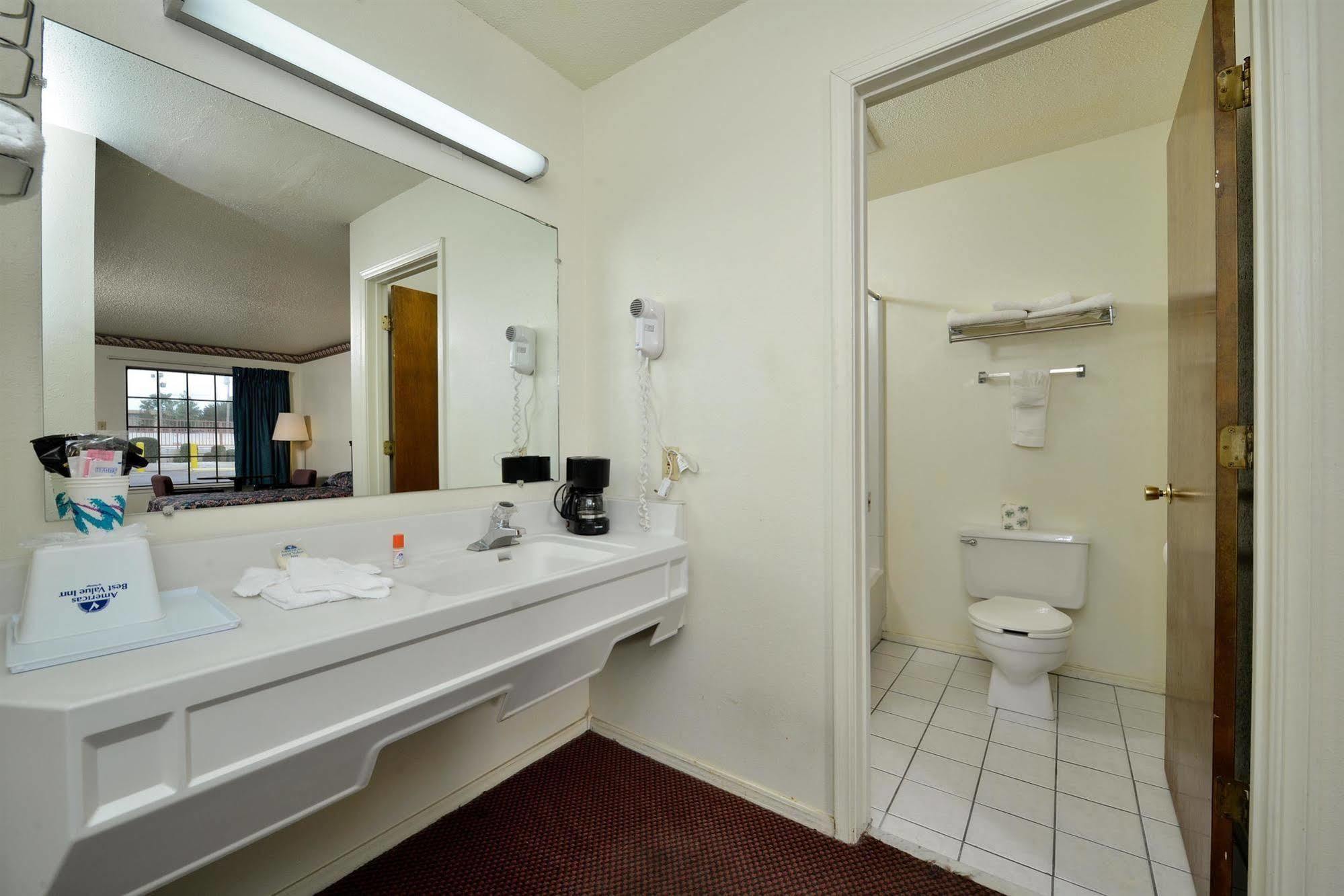 Americas Best Value Inn & Suites Russellville Exteriér fotografie